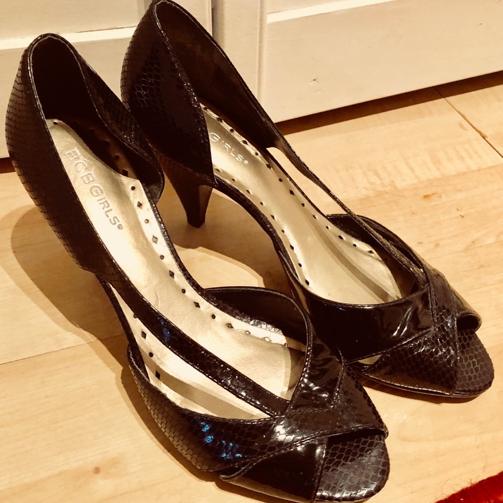 BCBG shoes Size 7